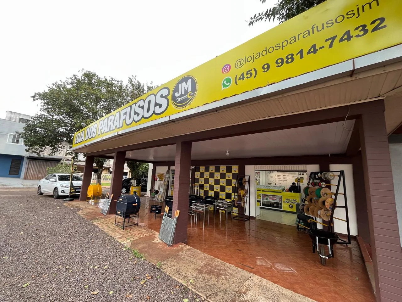 Fachada da Loja dos Parafusos JM em Cascavel
